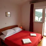 Barbat 9 Apartamento